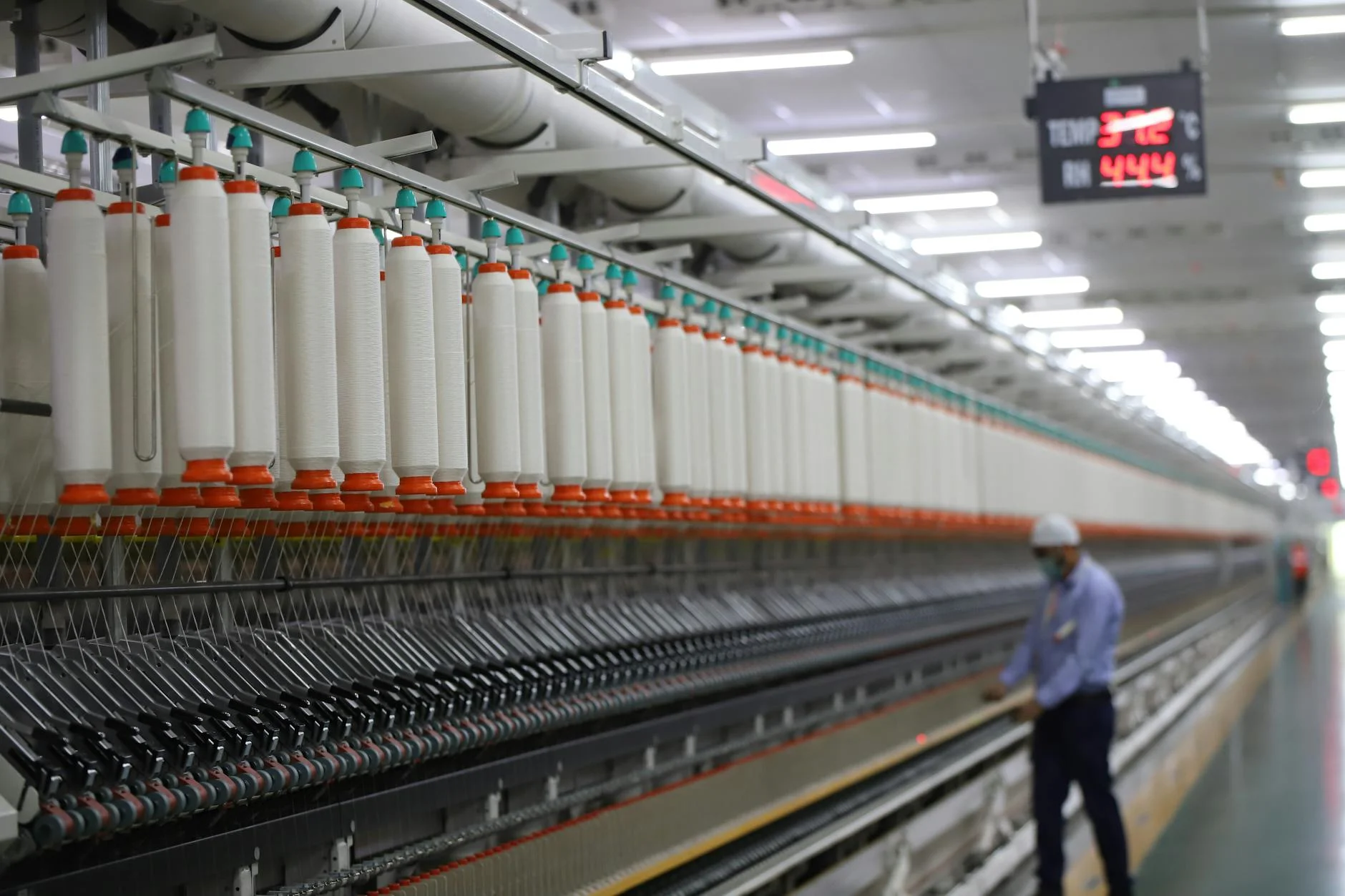 World Models Race: Chinese IP Theft Threatens Western Robotics Lead